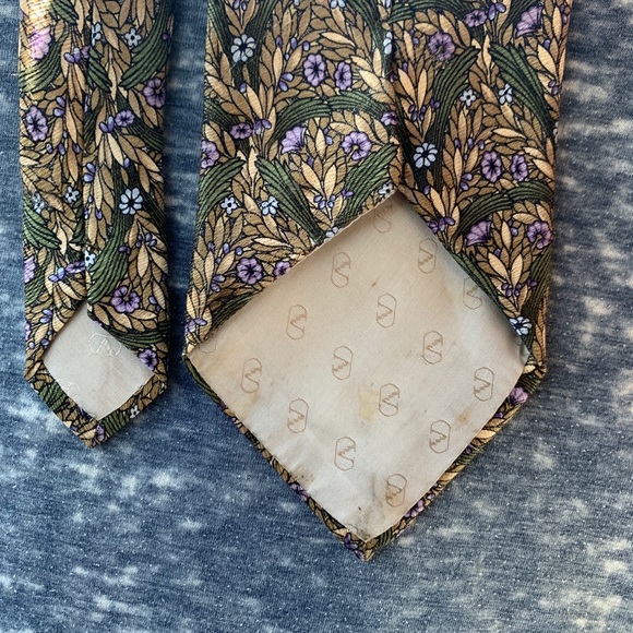 👔 Valentino Cravatte silk necktie. Offer 💵